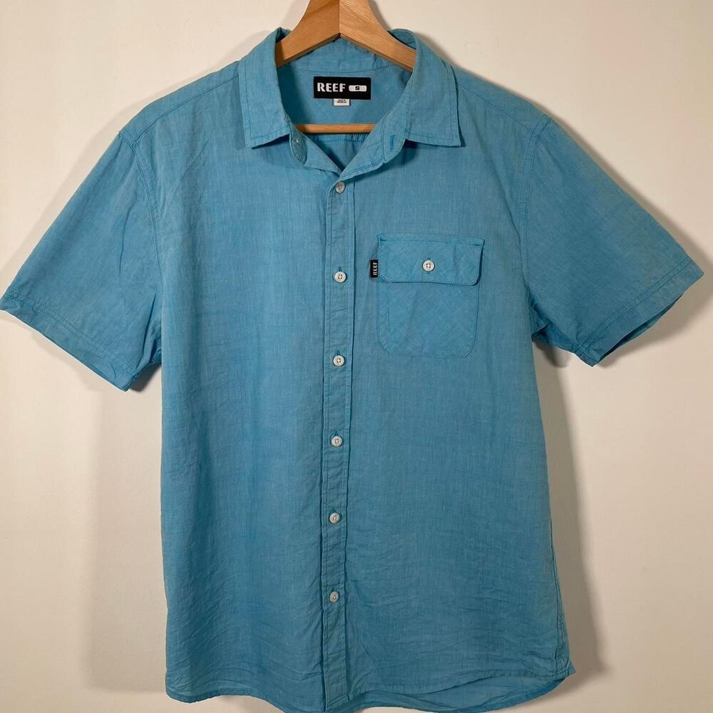 Reef Men's Blue Short Sleeve Shirt